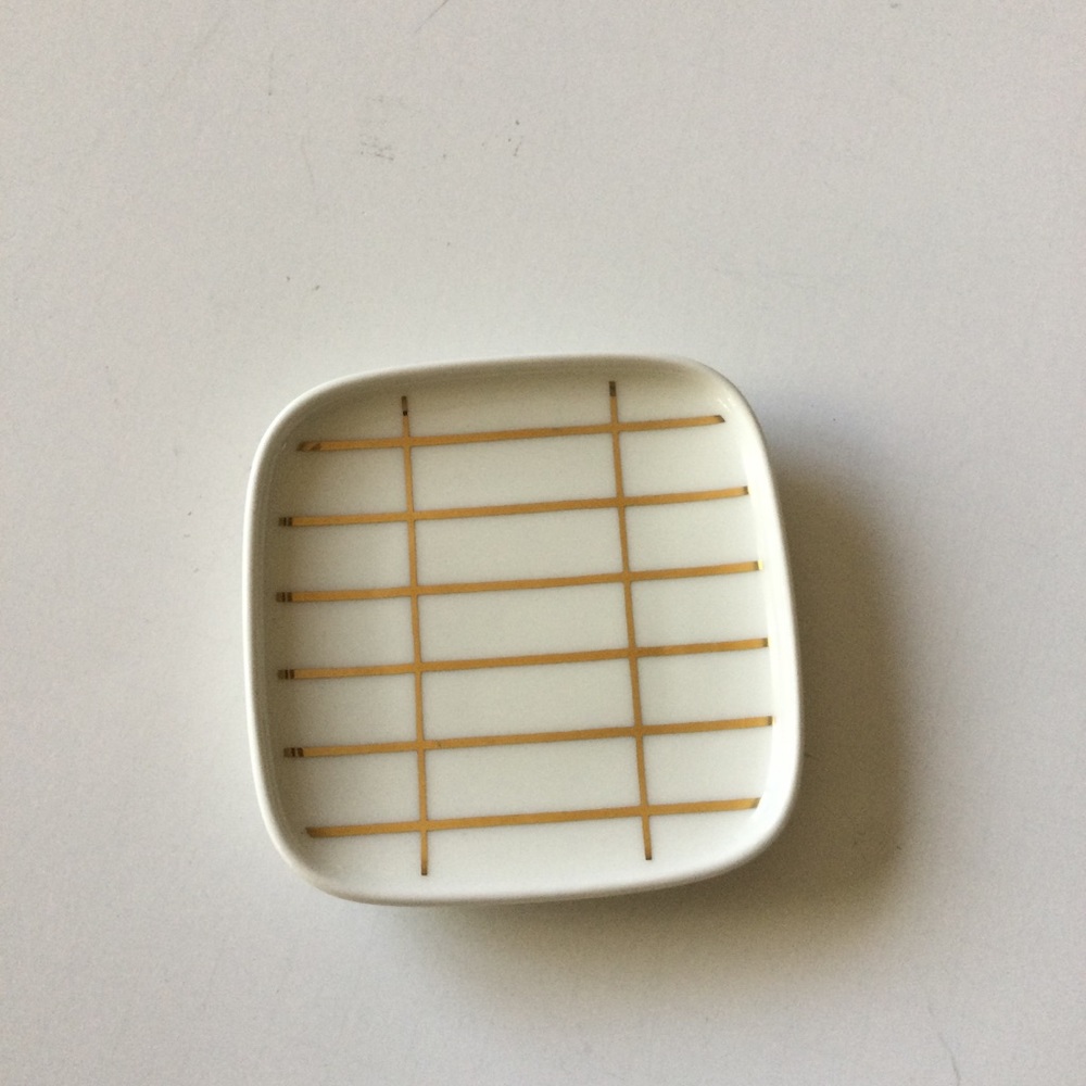 MARIMEKKO Tiiliskivi White / Gold  Small Plate NWT - Picture 4 of 11